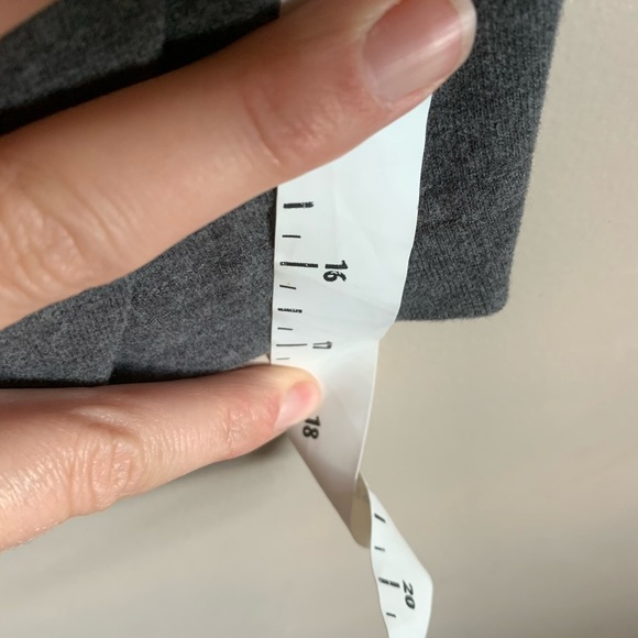 Mens Crew Neck Long sleeve Gray top size medium - Picture 5 of 7